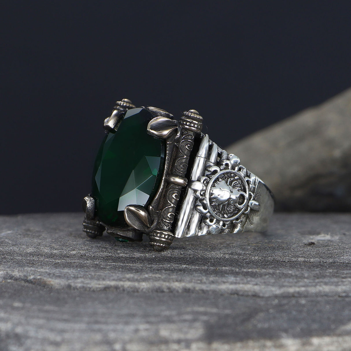 Tesbihevim | Men's Silver Ring with Green Zircon Stone - TryAladdin