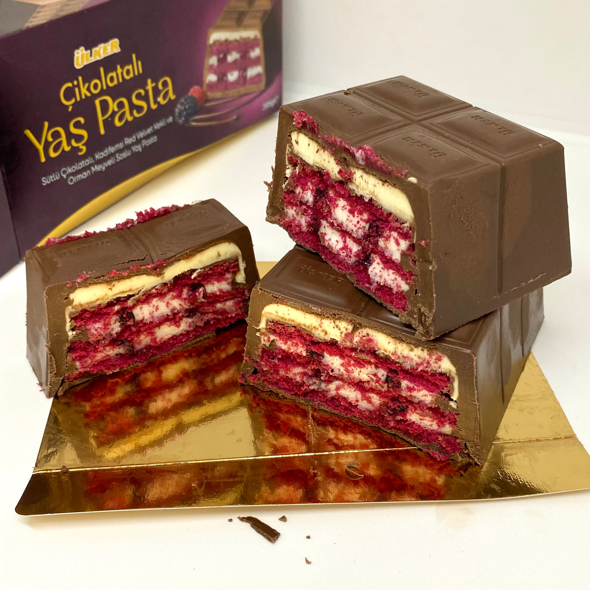 Ulker Chocolate Cake Bar with Mixed Berry Filling (Cikolatali Yas Pasta)