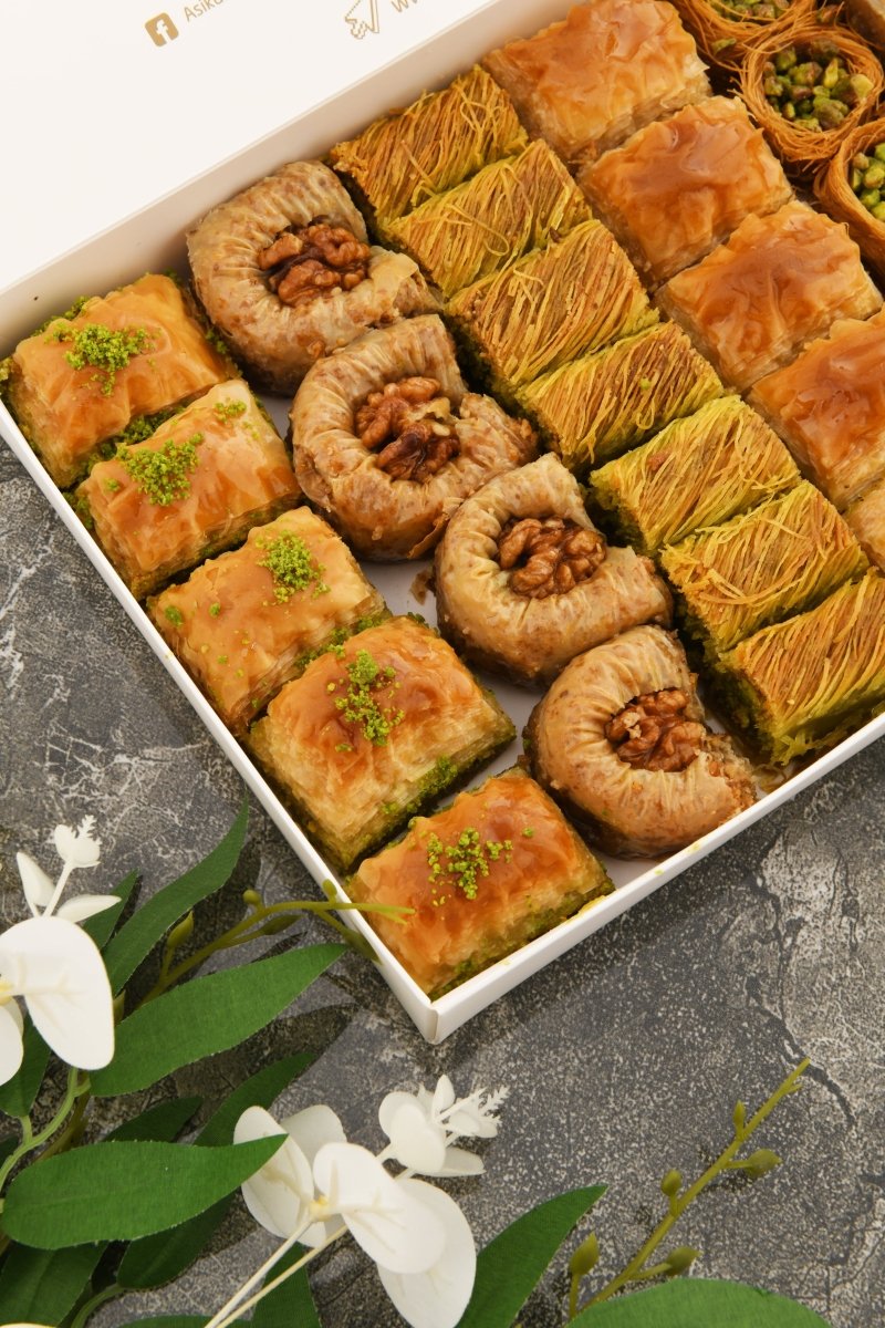 Asi | Gourmet Assorted Baklava with Pistachio and Walnut - TryAladdin