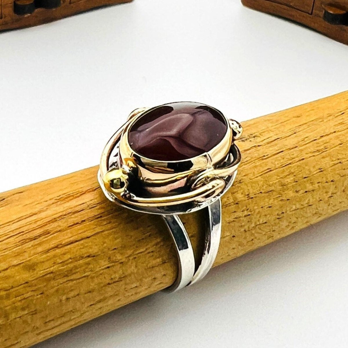 Claret Red Agate Stone Women's Ring - TryAladdin