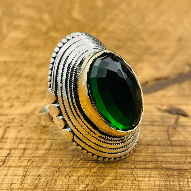 Emerald Silver Ring - TryAladdin