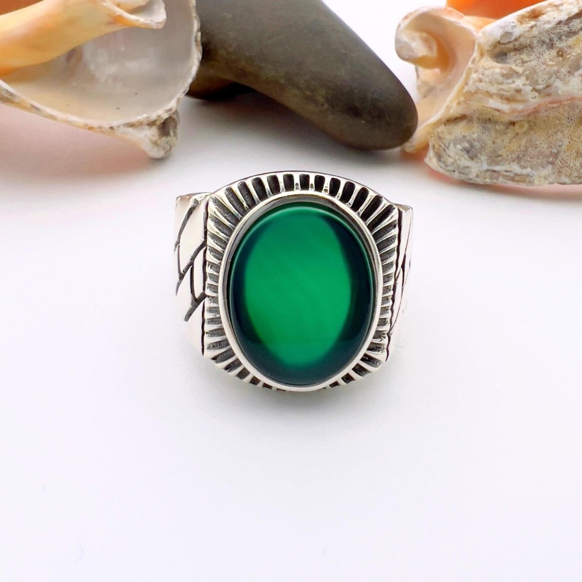 Green Oval Agate Stone Men's Silver Ring - TryAladdin