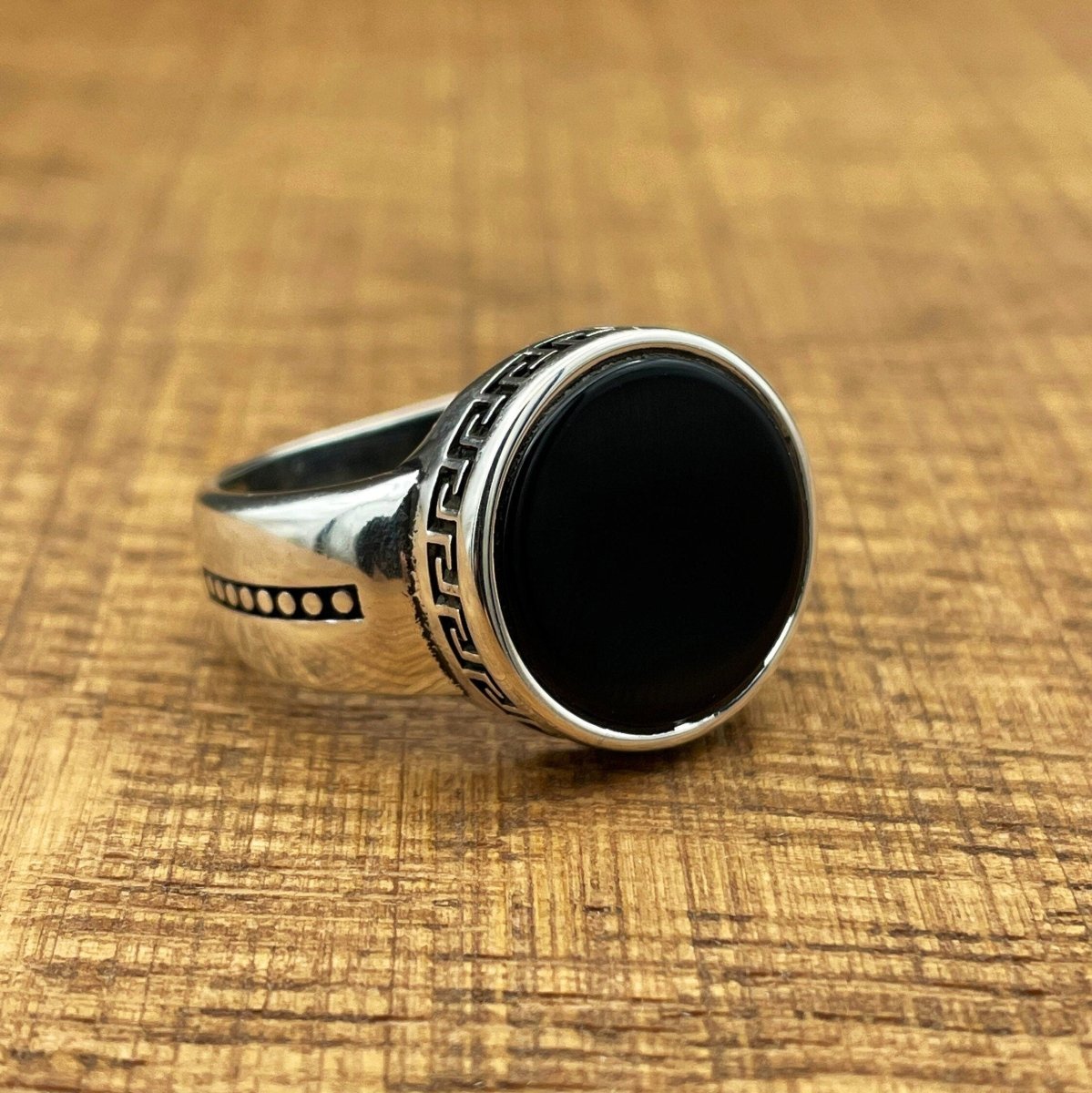 Handmade Minimalist Oval Black Onyx Silver Ring - TryAladdin