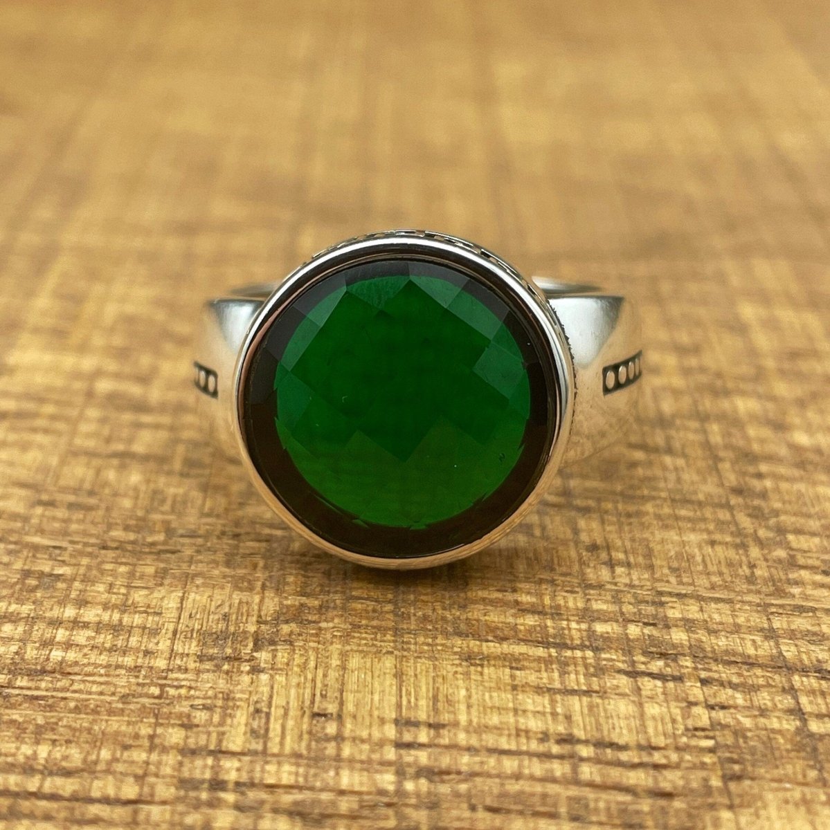 Handmade Minimalist Oval Green Zircon Silver Ring - TryAladdin