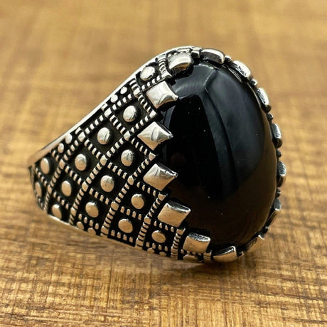 Handmade Silver Men's Oval Black Onyx Ring - TryAladdin