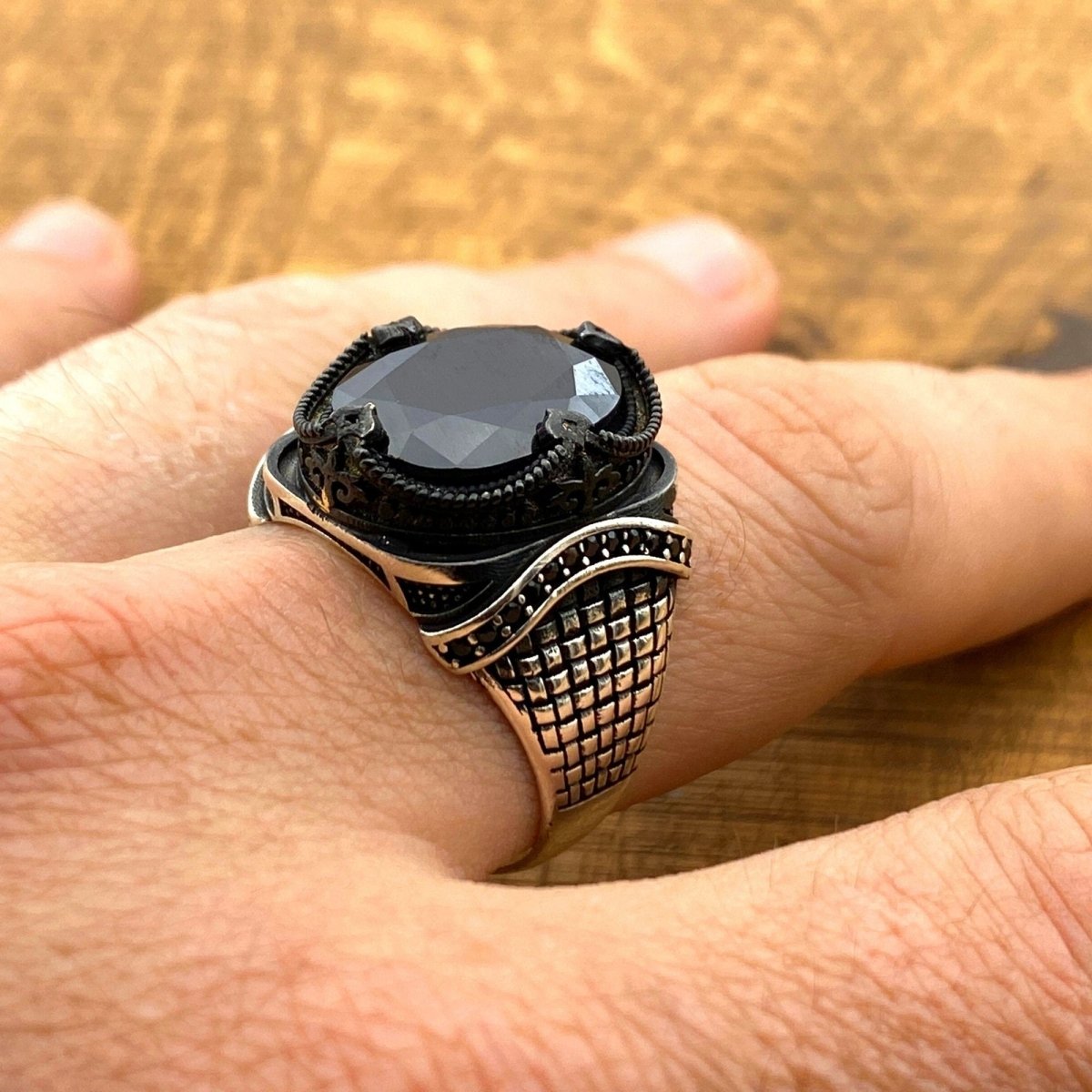 Men's Black Onyx Silver Ring - TryAladdin