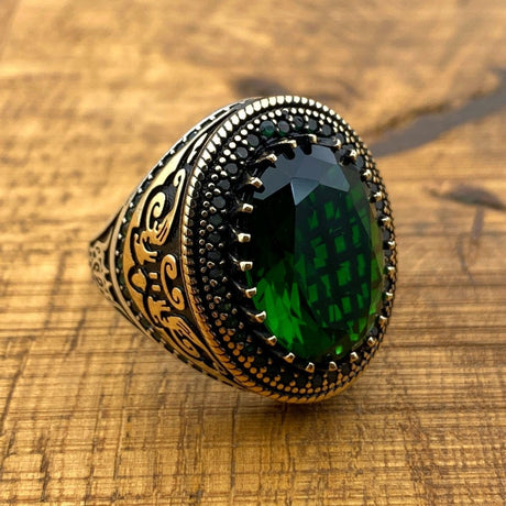 Men's Green Emerald Stone Handmade Silver Ring - TryAladdin