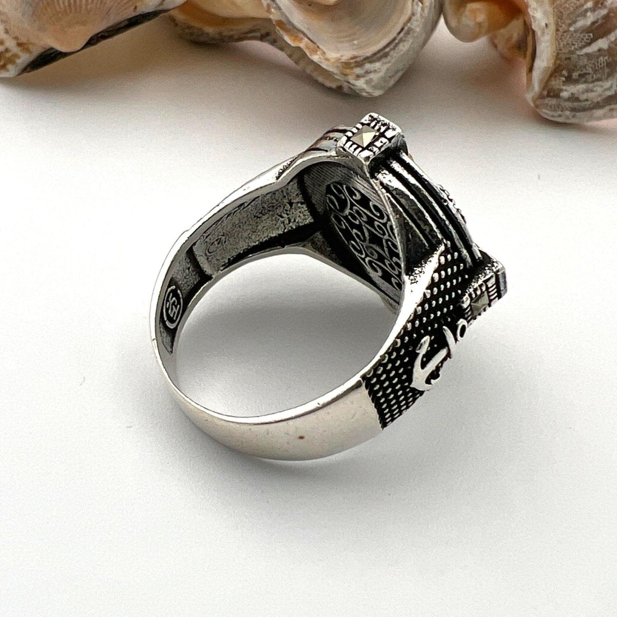 Men's Silver Compass Ring with Agate Stone - TryAladdin