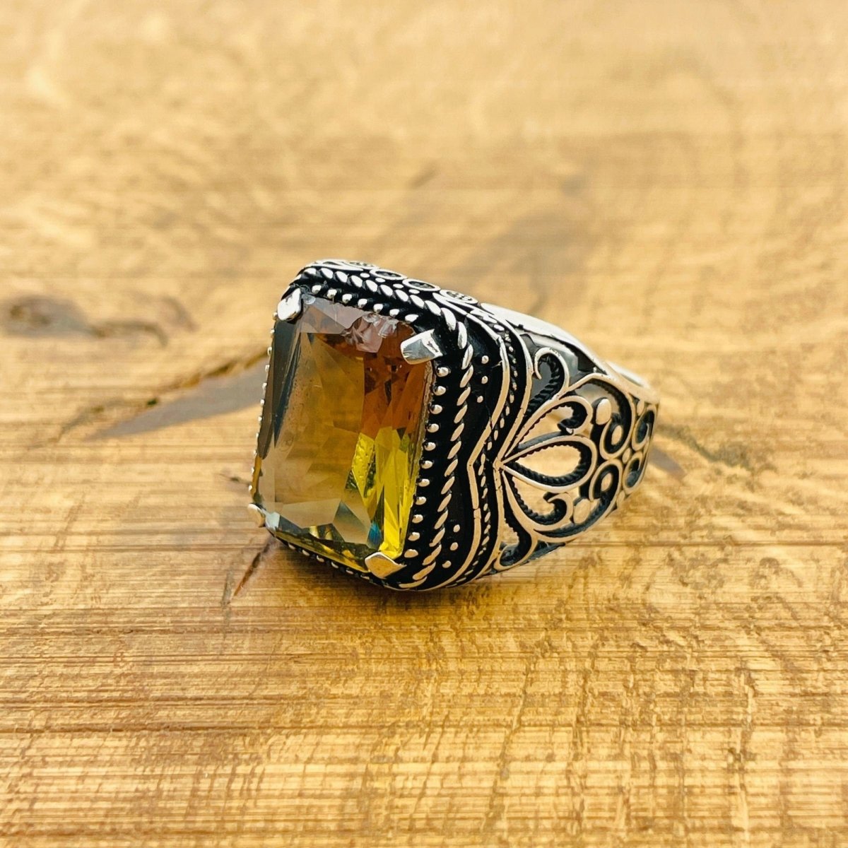 Men's Zultanite Gemstone Silver Ring - TryAladdin