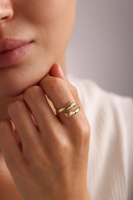 Nereze | Gold Plated Wrapped Hands Adjustable Size Ring - TryAladdin