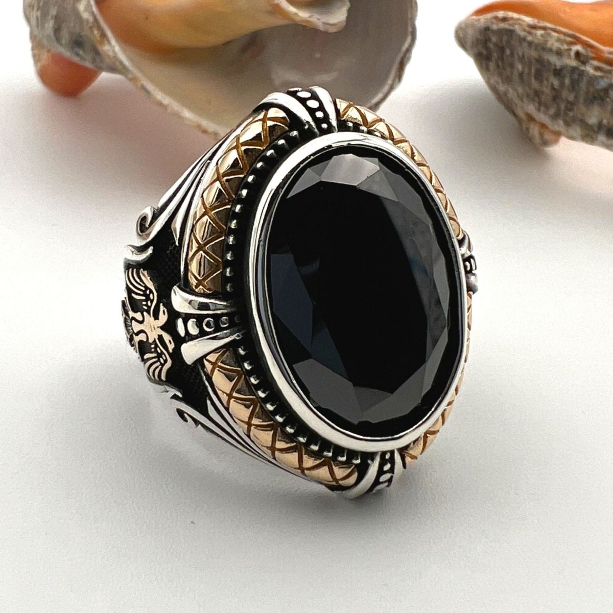 Onyx Men's Silver Ring - TryAladdin