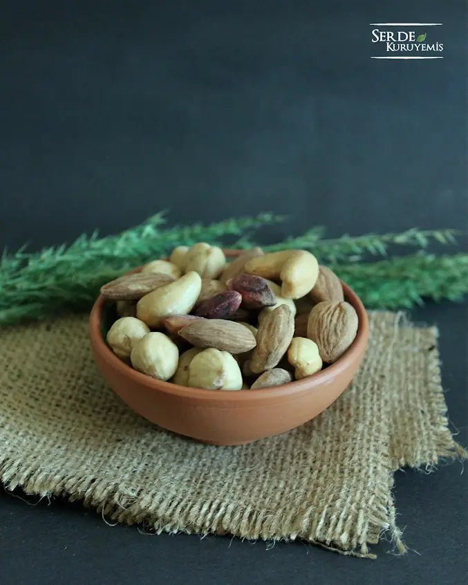 Serde | Premium Mixed Nuts (Almond, Hazelnut, Unshelled Pistachio, Cashew) - TryAladdin