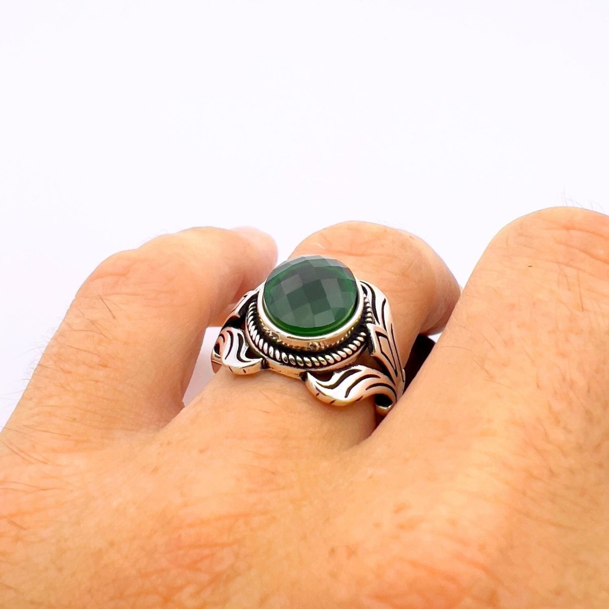 Unisex Green Emerald Silver Ring - TryAladdin