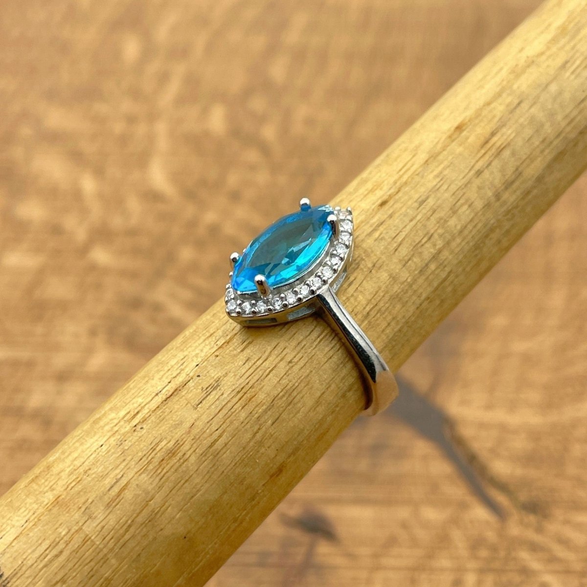 Women's Aquamarine Ring - TryAladdin