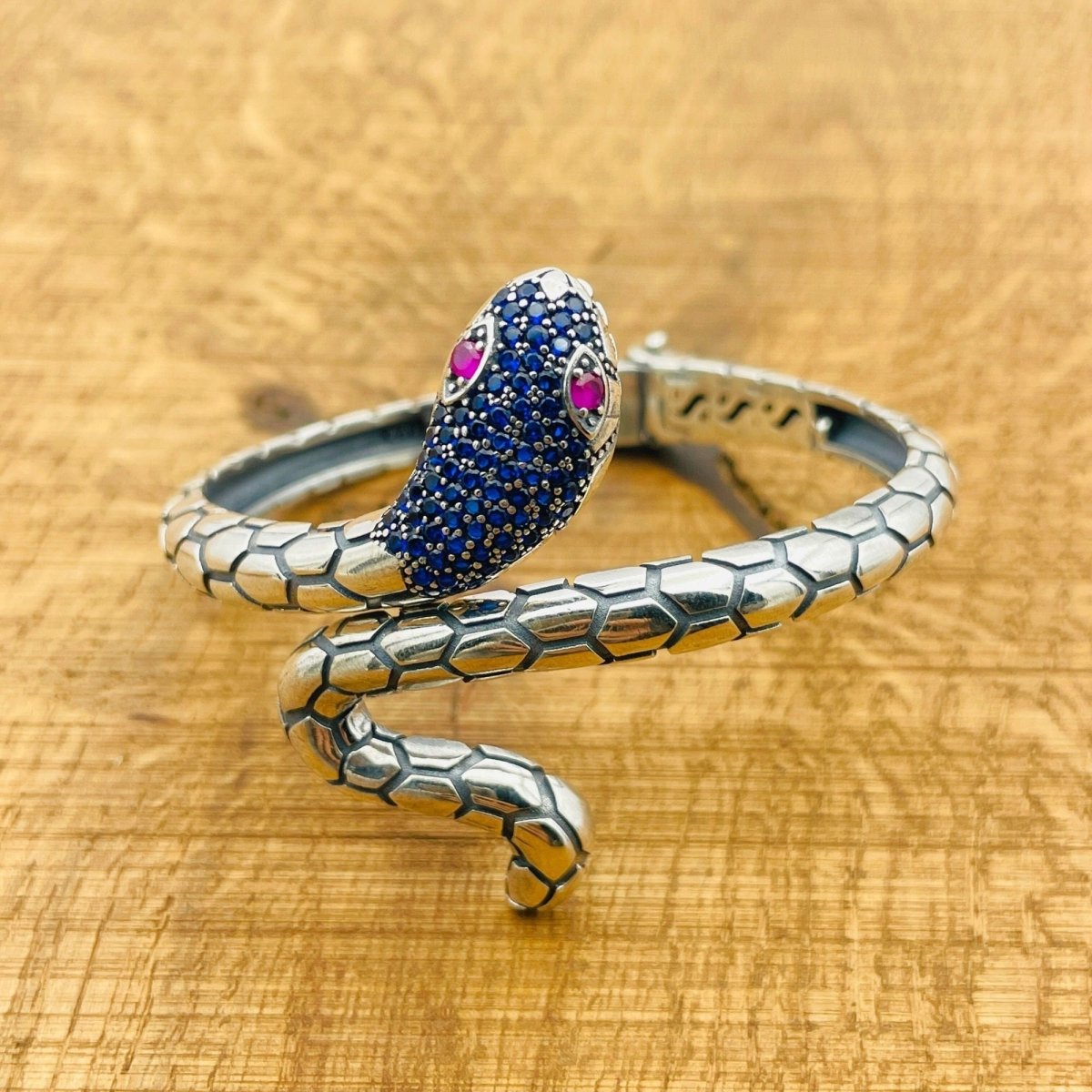 Women's Blue Sapphire Snake Bracelet - TryAladdin