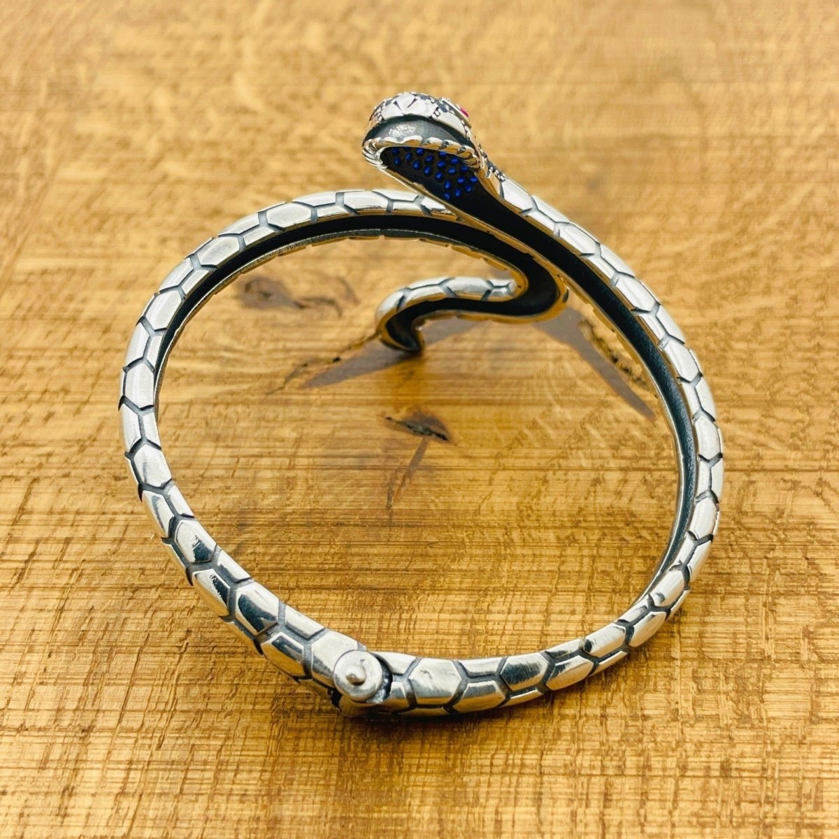 Women's Blue Sapphire Snake Bracelet - TryAladdin