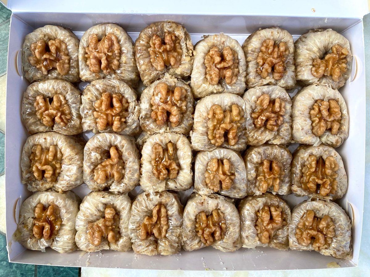 Koskeroglu | Lux Antep Burma Baklava with Walnut - TryAladdin