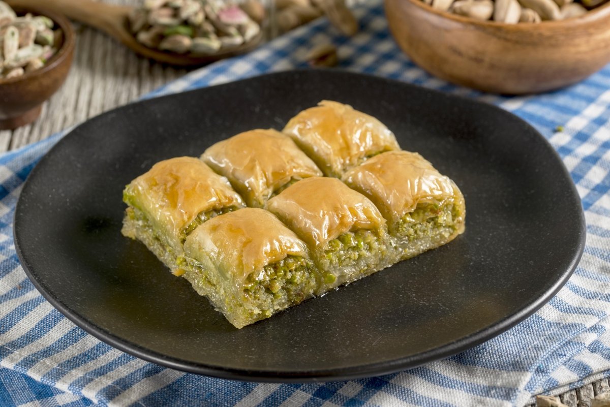 Koskeroglu | Special Prince Baklava with Pistachio - TryAladdin